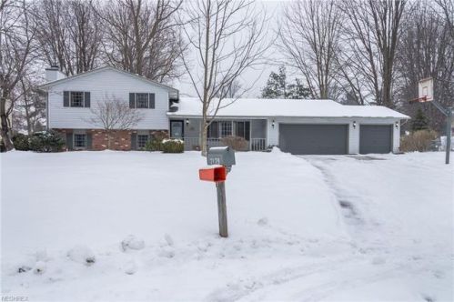 7179 Deer Run Dr, Vermilion, OH 44001-2549