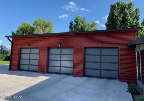 8874 Woodland Rd, Tucson, AZ 85749-9575