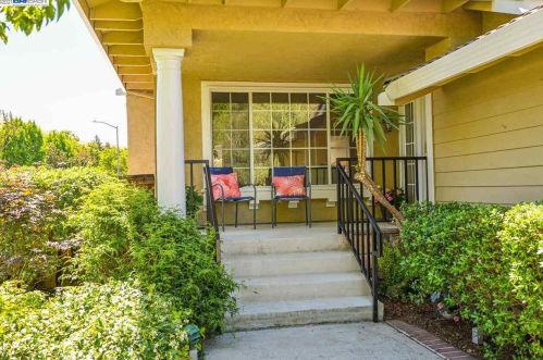 651 Sun Tree Ct, Danville, CA 94506-1235