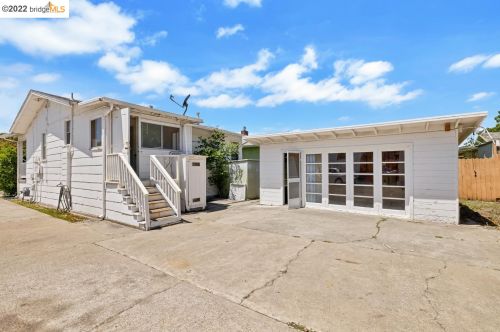 1237 Pinole Valley Rd, Pinole CA 94564-1549 exterior