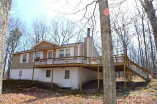 185 Tanager Rd, Lackawaxen, PA 18435-7819