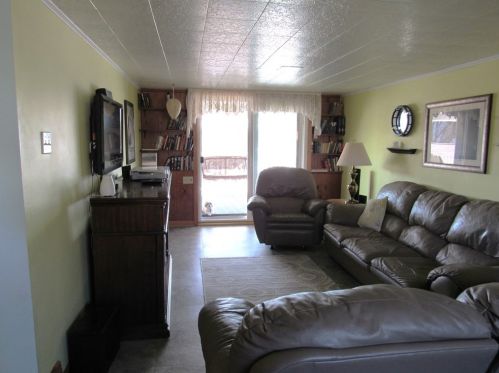 209 Beverly Dr, New Kensington PA  15068-3207 exterior