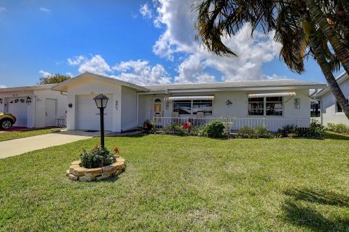 1510 Alfred Dr, Boynton Beach, FL 33426-7138