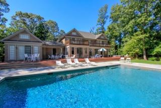 9 Fairway Ct, Pine Neck NY  11963-2114 exterior