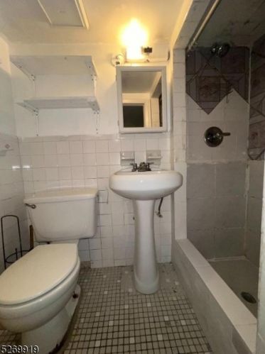 70 Butler St, Paterson NJ 07524-1777 exterior