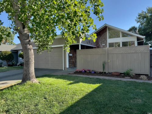 421 Korbel Pl, Santa Rosa, CA 95409-3601