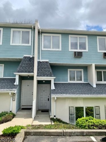 64 Victory Ct, Dover NJ  07801-5563 exterior