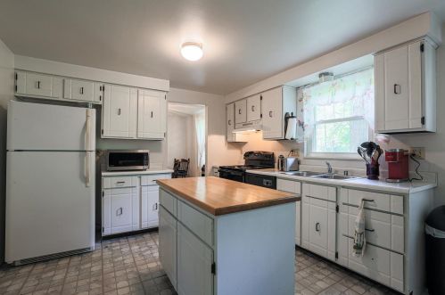 1295 White Oak Rd, Amelia OH  45102-2520 exterior