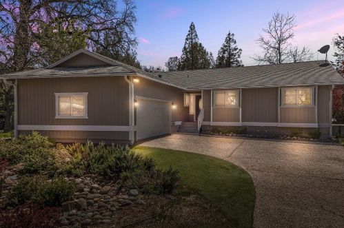 18557 Lake Forest Dr, Lake Wildwood, CA 95946-8824