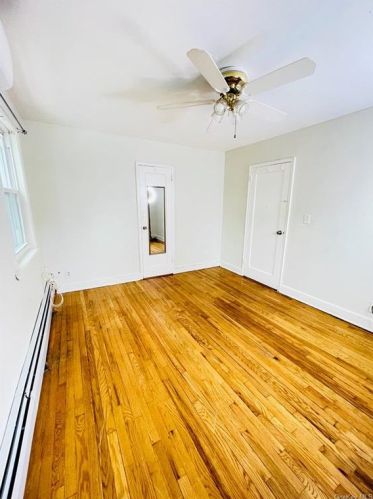 2789 Hone Ave, Bronx NY  10469-3807 exterior