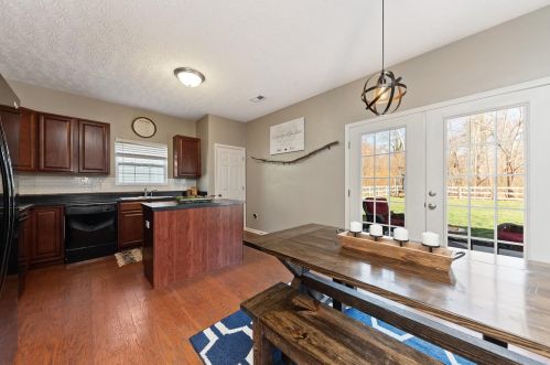 3475 Hickory Ln, Amelia, OH 45102-2668