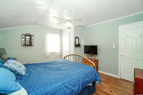 4212 Florence Rd, Bethpage NY  11714-6208 exterior