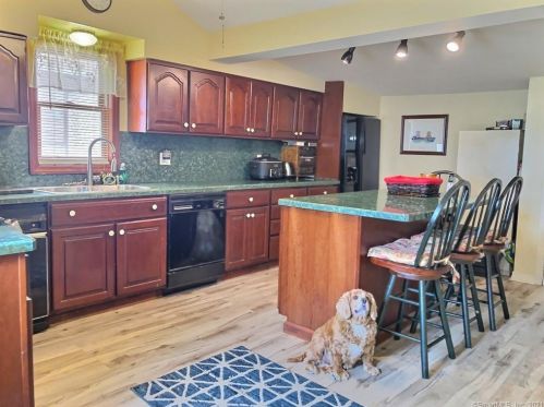 224 Cross Hill Rd, Upper Stepney, CT 06468-2311