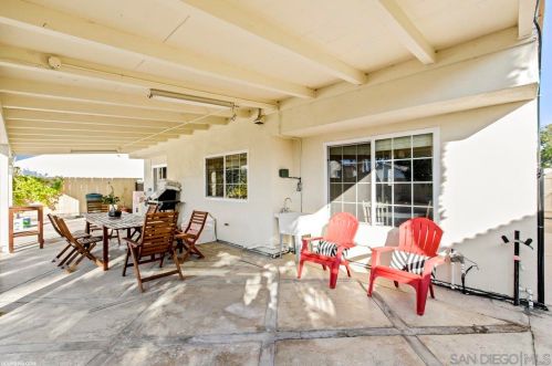 11122 Avenida Del Gato, San Diego CA 92126-1740 exterior