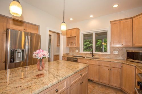 24 Meetinghouse Rd, Granby CT  06035-1626 exterior