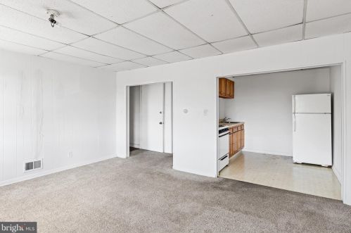 2117 Seneca Rd, Wilmington DE  19805-4131 exterior