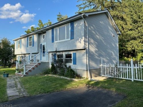 57 Edison Ave, Ogdensburg NJ  07439-1244 exterior