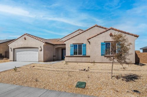 11136 Mesa Linda St, Victorville, CA 92392-4812