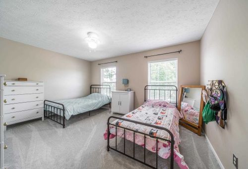 7026 Glade Ln, Florence KY  41042-4304 exterior