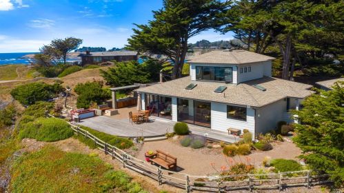 14240 Headlands Point Way, Mendocino CA  95460-9612 exterior