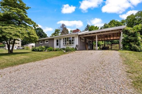 11 Laurel Heights Rd, Norwich, CT 06360-7301