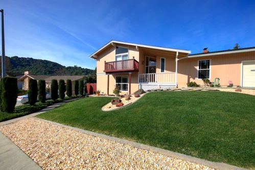 2642 Silverado Dr, Pinole, CA 94564-1210