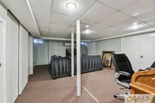 215 Green St, Woodbridge NJ  07095-2005 exterior