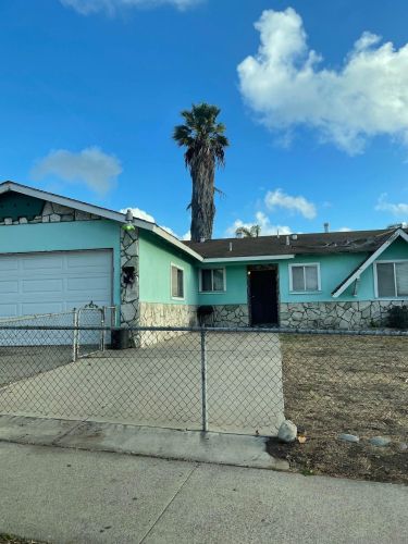 7943 Skyline Dr, San Diego, CA 92114-7315