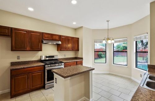 740 Teakwood Dr, Lewisville TX  75028-7232 exterior