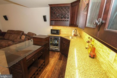 1954 Canyon Creek Rd, Gilbertsville PA  19525-7003 exterior