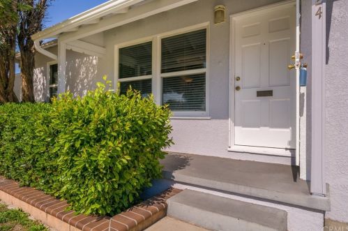 2324 Roycroft Ave, Long Beach, CA 90815-1825