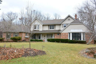 423 Ravine Baye Rd, Milwaukee, WI 53217-1330