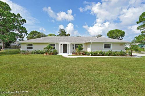 4680 Byron St, Cocoa, FL 32927-3337