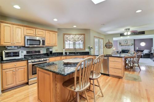 714 Hilbrich Ct, Dyer IN  46311-2775 exterior