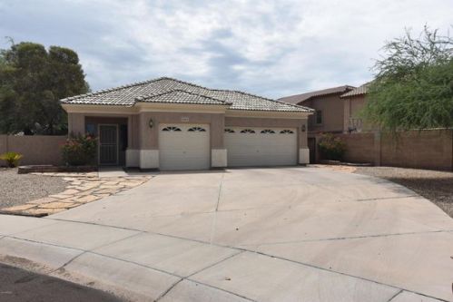 8303 56th Ln, Glendale, AZ 85302-6032