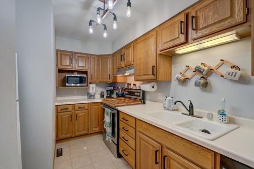 31 Ponwood Cir, Madison WI  53717-1179 exterior