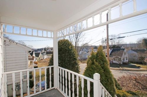 21 Coppola Ter, Derby, CT 06418-1103