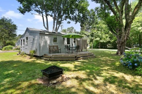 2 Noyes Rd, Lyme CT  06371-1636 exterior