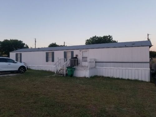 413 Laurel Ln, Fort Worth, TX 76035-4338