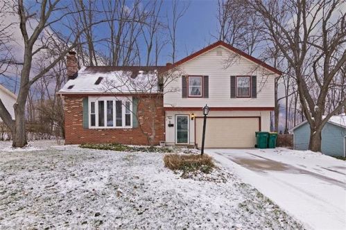 1811 Laurel Dr, Twinsburg, OH 44087-1536
