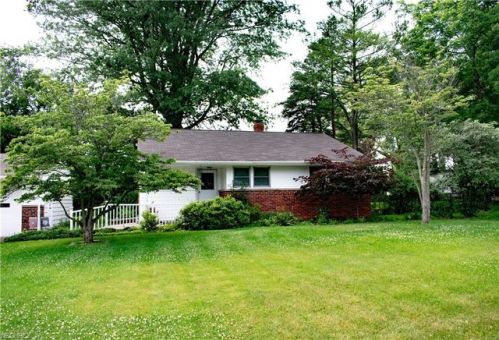 71 Tudor Ave, Cleveland, OH 44146-2029