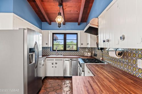 702 Chula Vis Rd, Tucson AZ 85718-1116 exterior