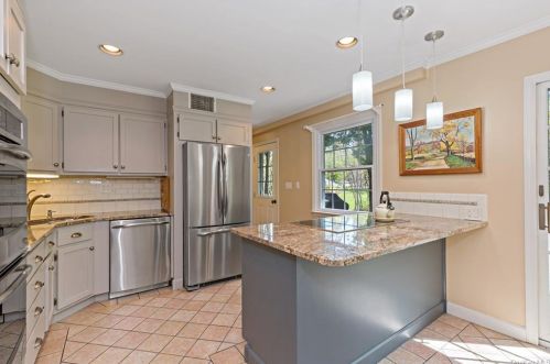 27 Fountain Rd, Briarcliff NY  10510-2234 exterior