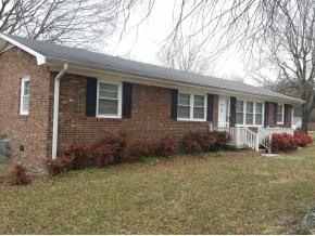 1805 Springhill Dr, Burlington, NC 27217-8812