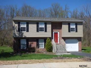 475 Crossing Way, Strinestown, PA 17345-1542