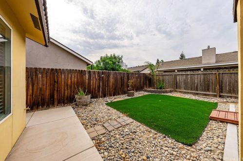 3354 Summer Ln, Madera CA  93637-6001 exterior