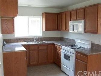 414 Park St, Ontario, CA 91761-2540