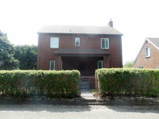 711 Michigan Ave, Glassport, PA 15045-1522