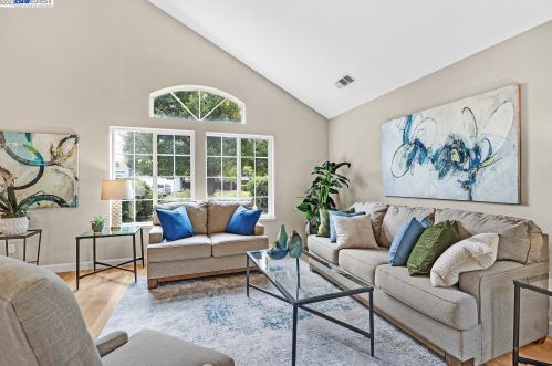 188 Summertree Dr, Livermore, CA 94551-3959