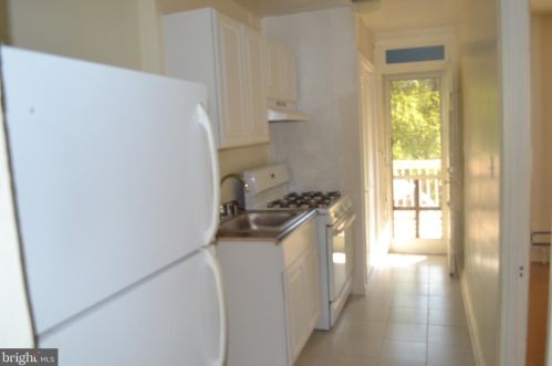 4201 Eads St, Washington, DC 20019-3440